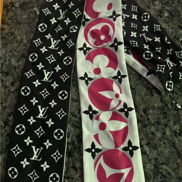 Louis Vuitton Monogram Bandeau Fuchsia and Midnight - Picture 5 of 5